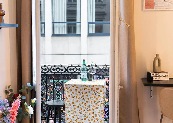 Simple Private In 5br Shared Apartment, Well Connected Location * Gand