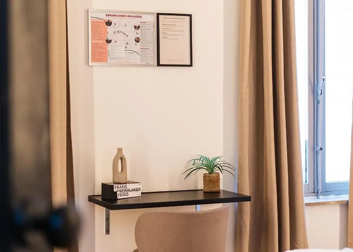 Simple Private In 5br Shared Apartment, Well Connected Location Apartment Ghent