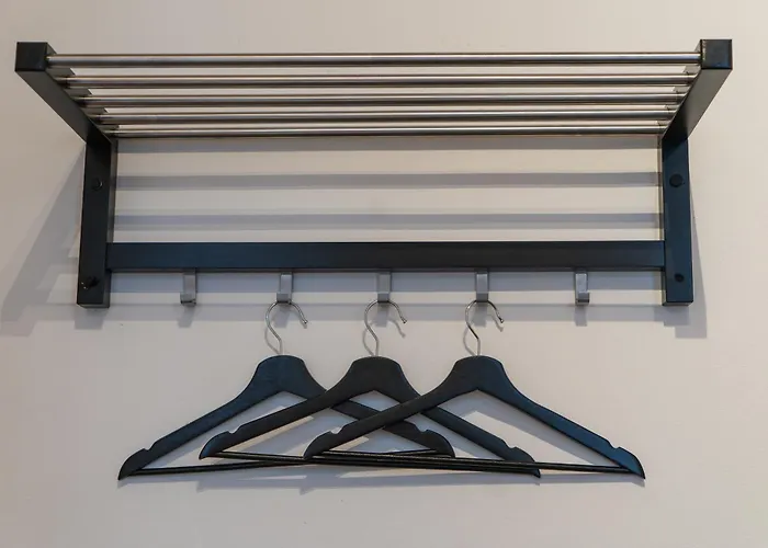 Simple Private In 5br Shared Apartment, Well Connected Location Appartement