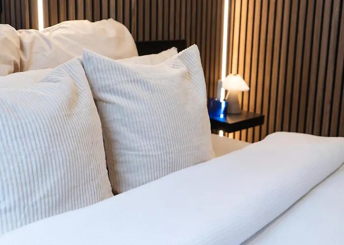 Simple Private In 5br Shared Apartment, Well Connected Location Appartement