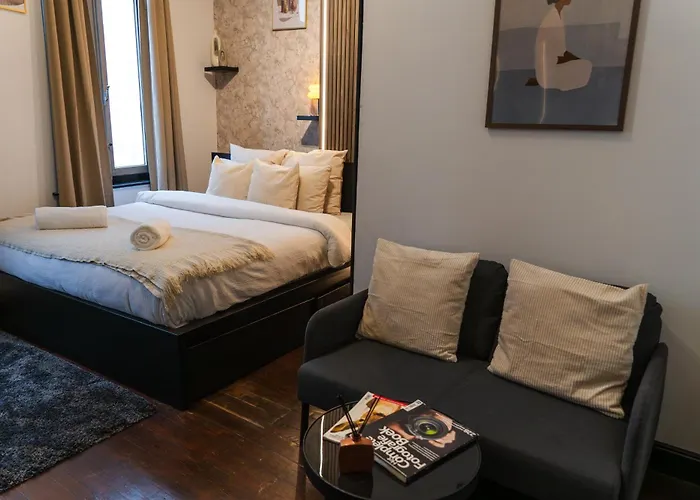 Simple Private In 5br Shared Apartment, Well Connected Location Appartement