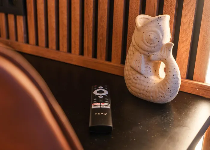 Simple Private In 5br Shared Apartment, Well Connected Location