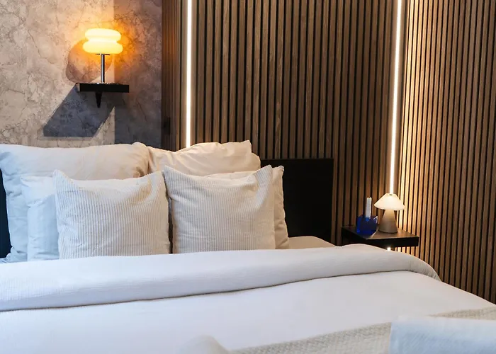 Simple Private In 5br Shared Apartment, Well Connected Location Appartement