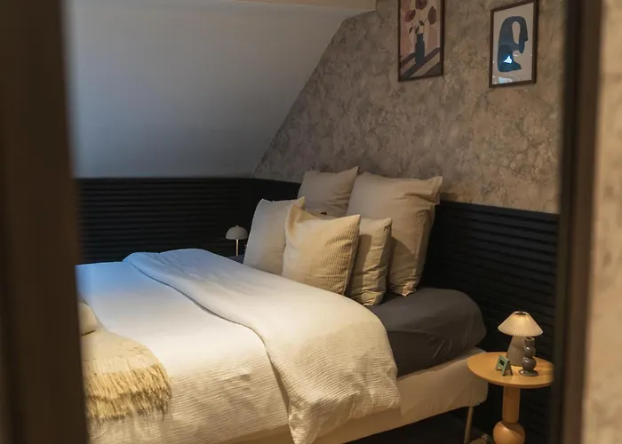 Simple Private In 5br Shared Apartment, Well Connected Location Appartement *