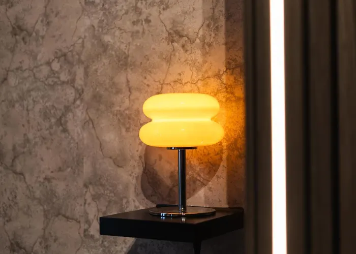 Simple Private In 5br Shared Apartment, Well Connected Location Gand