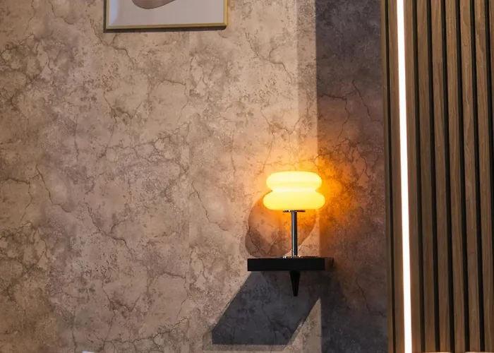 Simple Private In 5br Shared Apartment, Well Connected Location Appartement