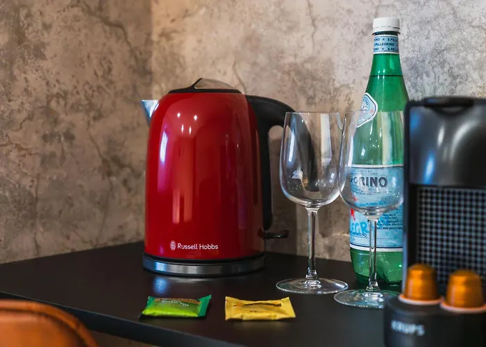 Appartement Simple Private In 5br Shared Apartment, Well Connected Location