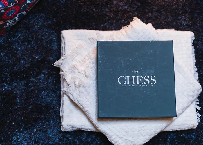 Appartement Simple Private In 5br Shared Apartment, Well Connected Location *