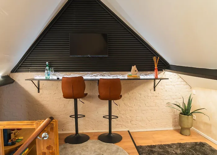 Simple Private In 5br Shared Apartment, Well Connected Location Appartement