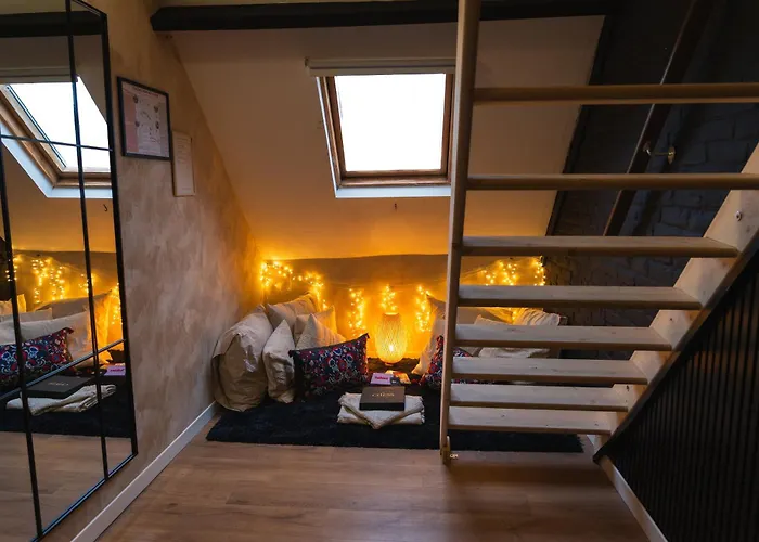 Simple Private In 5br Shared Apartment, Well Connected Location * Gand