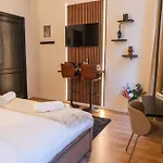 Daire Simple Private In 5br Shared Apartment, Well Connected Location