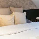 Daire Simple Private In 5br Shared Apartment, Well Connected Location
